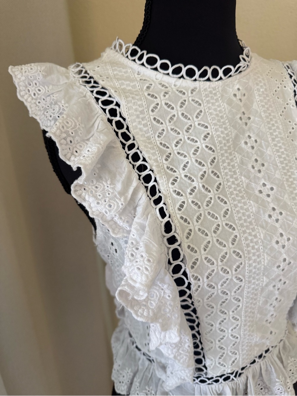 DO+BE White Eyelet Ruffle Lace Peplum Top Size Small - Picture 3 of 9